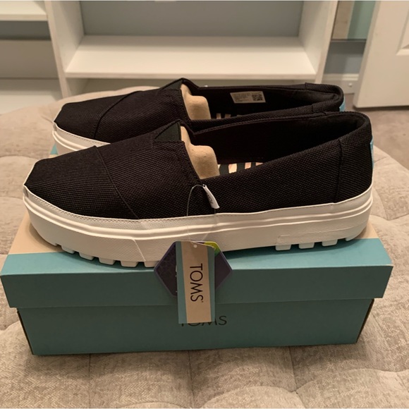 Tom’s Lug Shoes - Picture 1 of 6